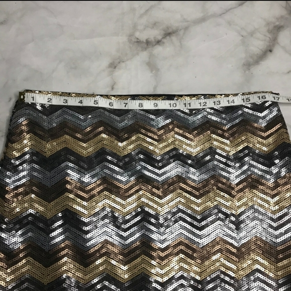 Forever 21 Chevron Mini Skirt - Picture 3 of 3